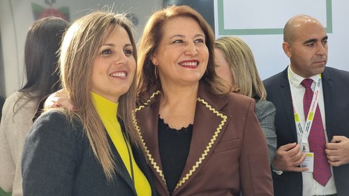Rocío Sánchez, concejala de Agricultura de Roquetas de Mar, y Carmen Crespo, consejera de Agricultura de la Junta de Andalucía