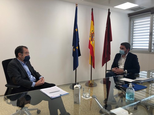 Gobierno regional y sector agroalimentario piden al Ejecutivo de España que no aplique la subida del IVA a zumos y néctares