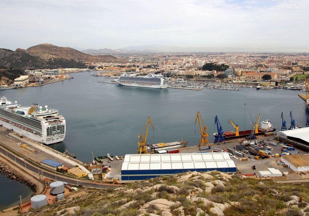 La puesta en marcha en 2025 del nuevo Puesto de Control Fronterizo agilizará el tráfico de productos hortofrutícolas en el Puerto de Cartagena